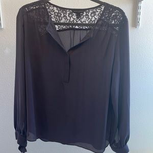 Banana Republic women’s long sleeve top